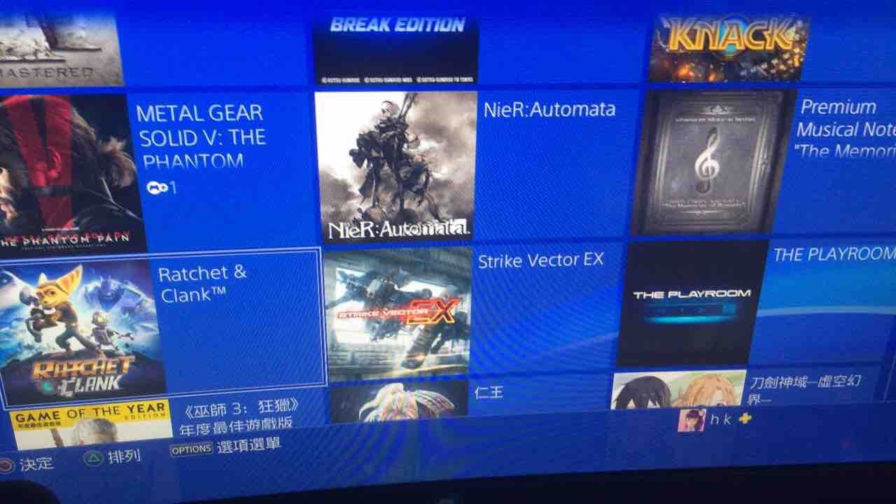自带会员与22款游戏 PS4 silm 1TB